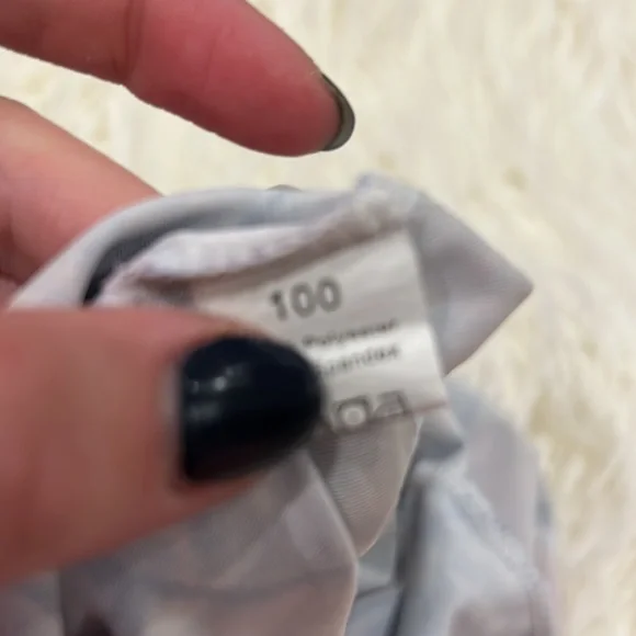 No brand size 100 bathing suit girl - Picture 3 of 3